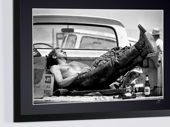 Steve McQueen - Mojave Desert 1963 - Fine Art Photography - Luxury Wooden Framed 70X50 cm - Limited Edition Nr 04 of 30 - Serial ID 30122 - Original Certificate (COA), Hologram Logo Editor and QR Code - 100% New items.