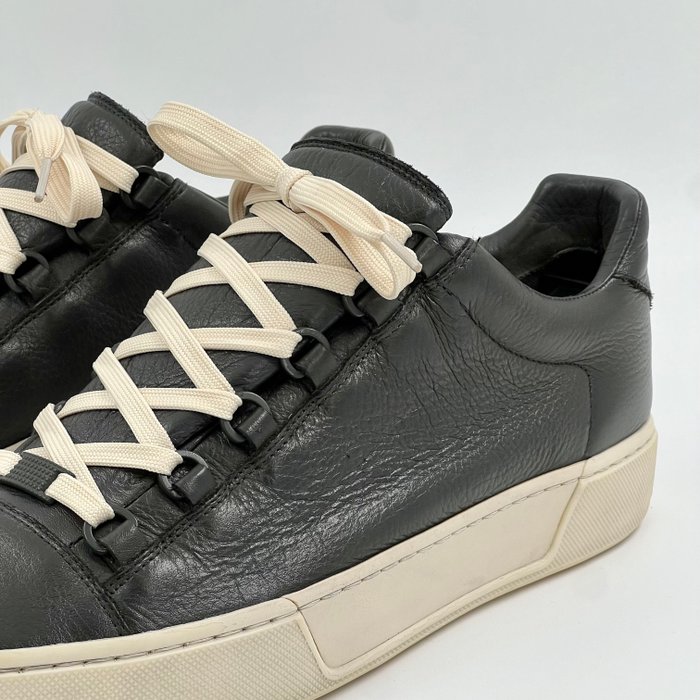 Balenciaga - Sneakers - Størelse: 42 (EU/IT) / 8 (UK) / 9 (US)