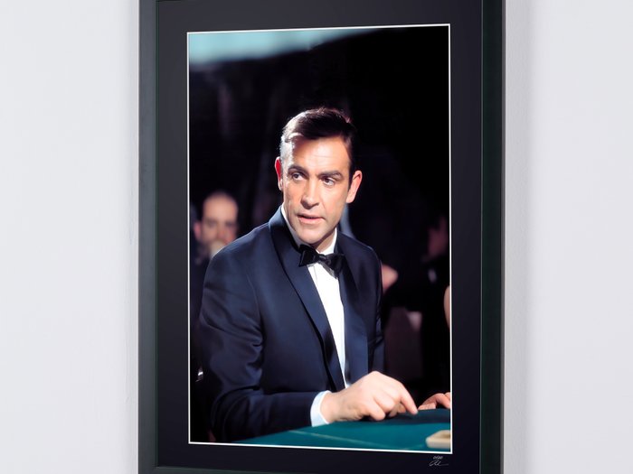 James Bond 007: Thunderball, - Sir Sean Connery as « James Bond 007 » - Fine Art Photography - Luxury Wooden Framed 70X50 cm - Limited Edition Nr 03 of 50 - Serial ID 17209 - Original Certificate (COA), Hologram Logo Editor and QR Code - 100% New items.