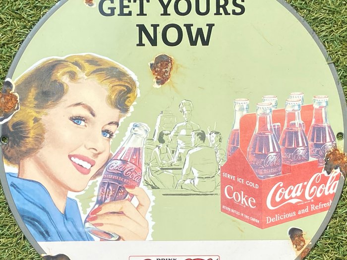 Coca-Cola « Get Yours Now » - Plakette - Emalje