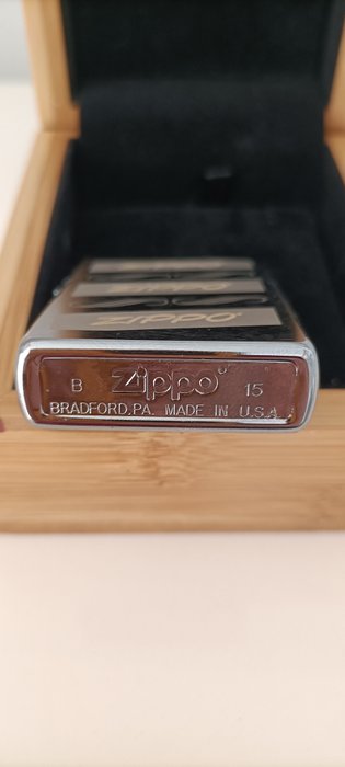 Zippo Encendedor y pinza de billetes. - Lighter - Bronze (forgyldt og sølvbelagt/patineret/koldtmalet), Messing