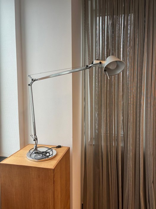 Artemide - Michele De Lucchi - Buet bordlampe - Aluminium - Artemide Milano - Tolomeo