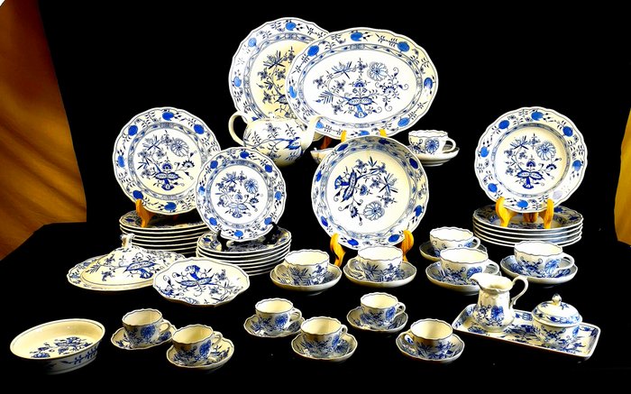 Meissen - Bordservice til 12 (58) - Zwibelmuster - motiv "løg" - Knogleporcelæn - komplet service