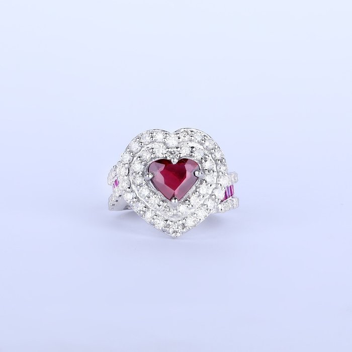 Cocktailring - 14 karat Hvidguld -  4.89ct. tw. Rubin - Diamant - Ruby og diamantring