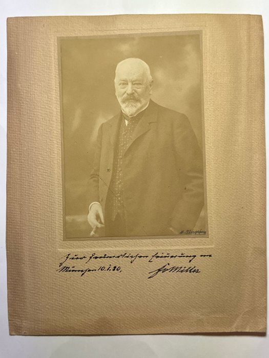 Ferdinand von Miller der Jüngere - Signierte Portraitphotographie mit eigenhändiger Widmung und Unterschrift - 1920