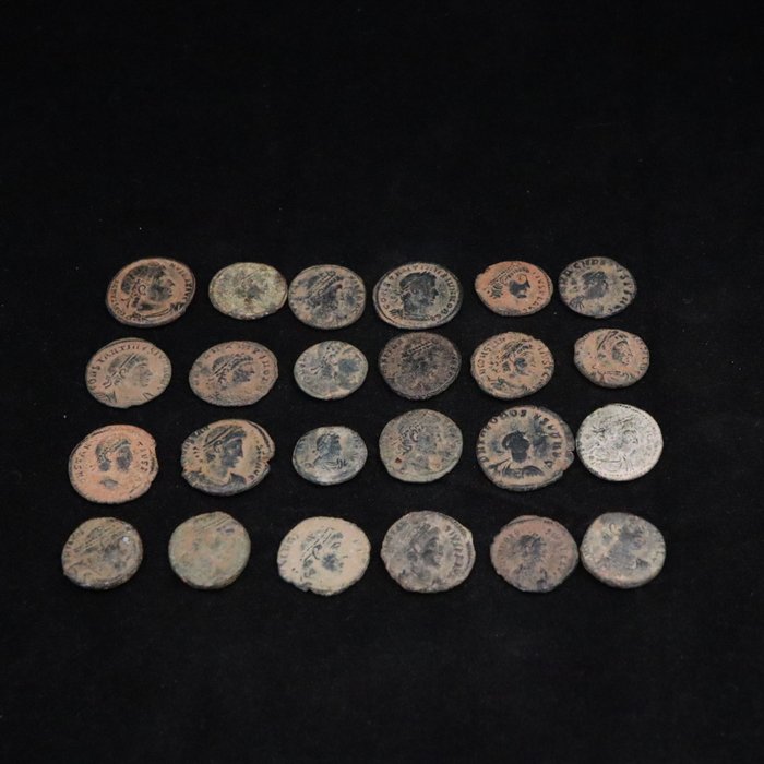 Antikken. Collection of 24 Roman Follis Coins Crika 2nd -4th Century AD  (Ingen mindstepris)