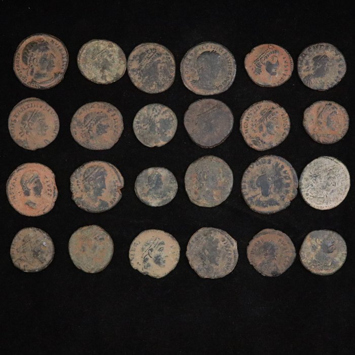 Antikken. Collection of 24 Roman Follis Coins Crika 2nd -4th Century AD  (Ingen mindstepris)