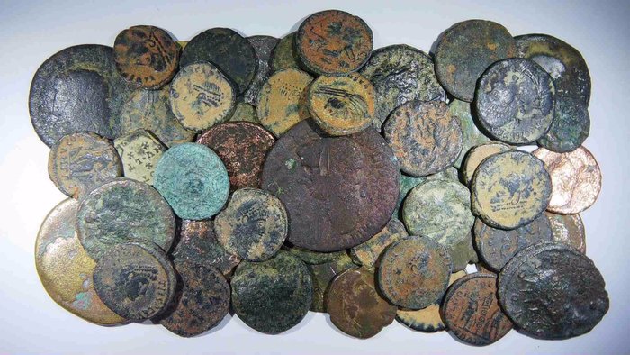 Romarriket. Lot of 52 Æ coins 1st - 4th century AD  (Ingen mindstepris)