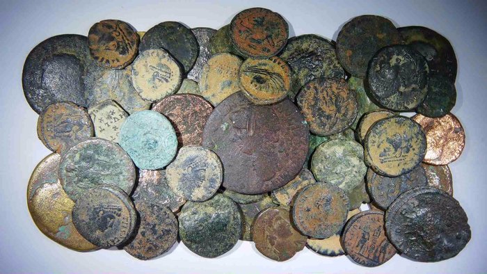 Romarriket. Lot of 52 Æ coins 1st - 4th century AD  (Ingen mindstepris)