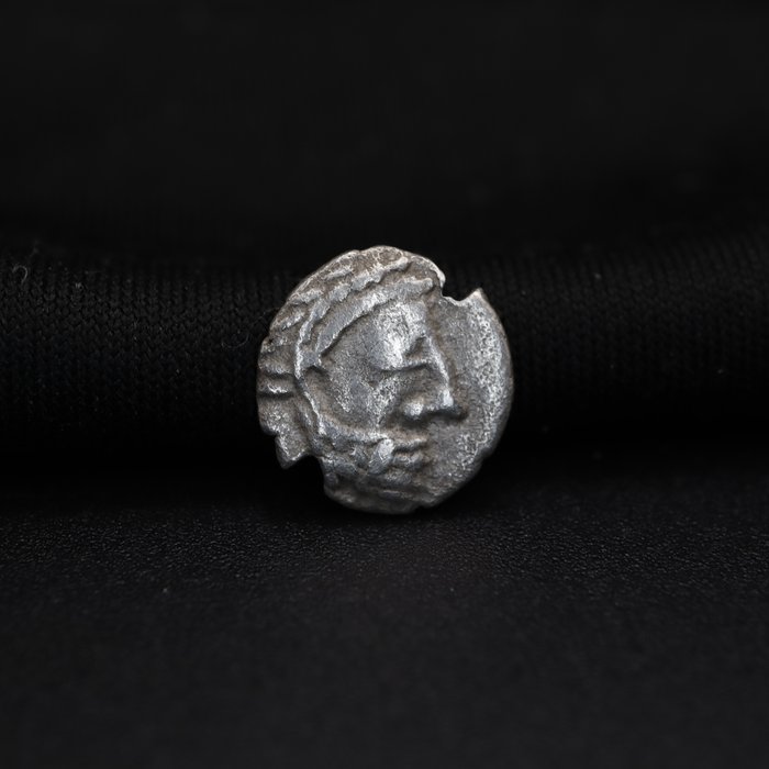 Fønikien, Arados. 1/16 Shekel 380-351/0 BC/ Ba'al-Arwad Bust -Rare  (Ingen mindstepris)