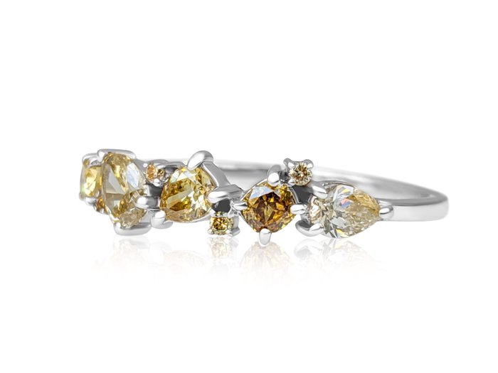 Ingen mindstepris - Ring - 14 karat Hvidguld -  0.73ct. tw. Blandede farver Diamant (Naturfarvet) - IGI