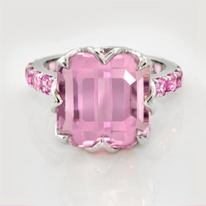 Ingen mindstepris - Ring - 14 karat Hvidguld -  14.68ct. tw. Kunzit - Safir - IGI 13,32 ct Pink