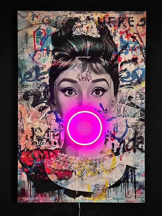 LEDMansion (1995) - Audrey Hepburn Bubblegum Led Wall Art