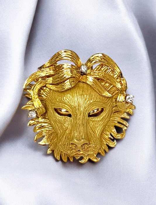 Broche - 18 kraat Gulguld, Fantastisk 18 karat guld- og diamantløvebroche, stor, 37 gram