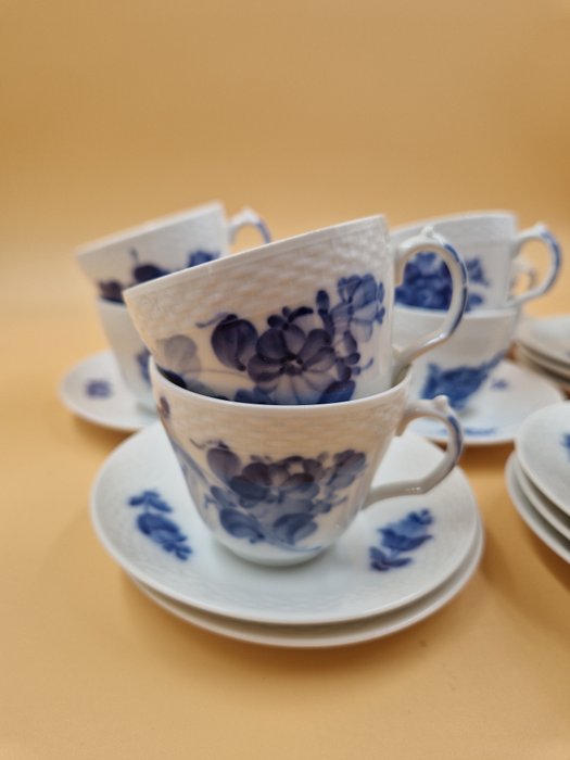 Royal Copenhagen - Kaffesæt til 12 (12) - "Blå blomst" - Porcelæn