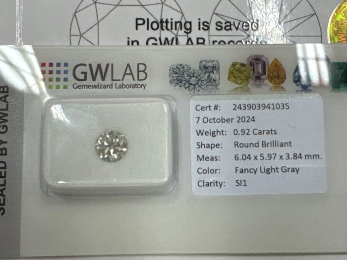 Ingen mindstepris - 1 pcs Diamant  (Naturfarvet)  - 0.92 ct - Rund - Fancy light Grå - SI1 - Gemewizard Gemological Laboratory (GWLab)