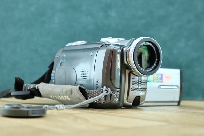 Canon NTSC camcorder- OPTURA 30A (MVX 20i) Digital video kamera