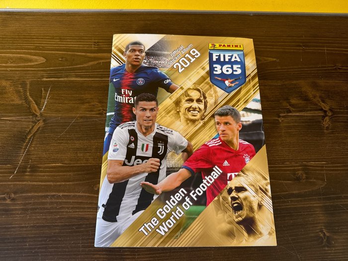 Panini - FIFA 365 2019 - Kylian Mbappé Cristiano Ronaldo Lionel Messi - 1 Complete Album