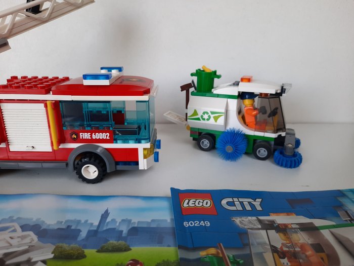 Lego - City - 60002+60057+60249 - Brandweertruck+Camper+Straatveegmachine