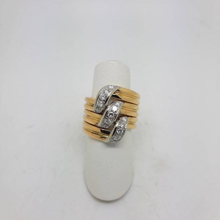 Cartier - Ring - Trilium - 18 kraat Gulguld, Hvidguld -  0.30ct. tw. Diamant (Natur)