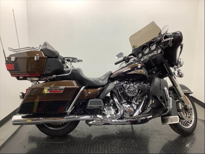 Harley-Davidson - FLHTK - Electra Glide Ultra Limited - Anniversary  110 years Harley - 1690 cc - 2013