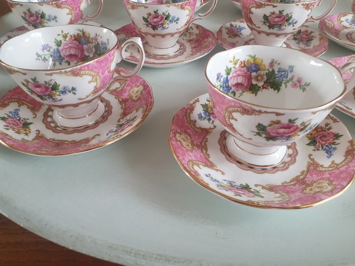 Royal Albert - Kop og underkop (9) - Lady Carlyle - Porcelæn - Te- og kaffekopper