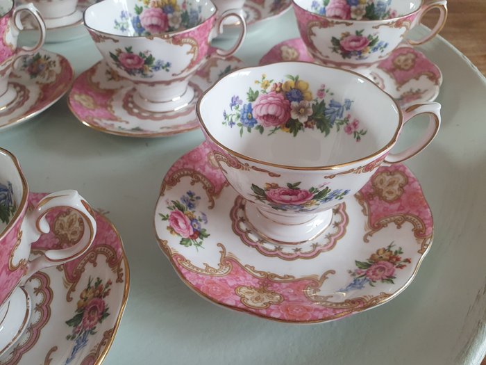 Royal Albert - Kop og underkop (9) - Lady Carlyle - Porcelæn - Te- og kaffekopper