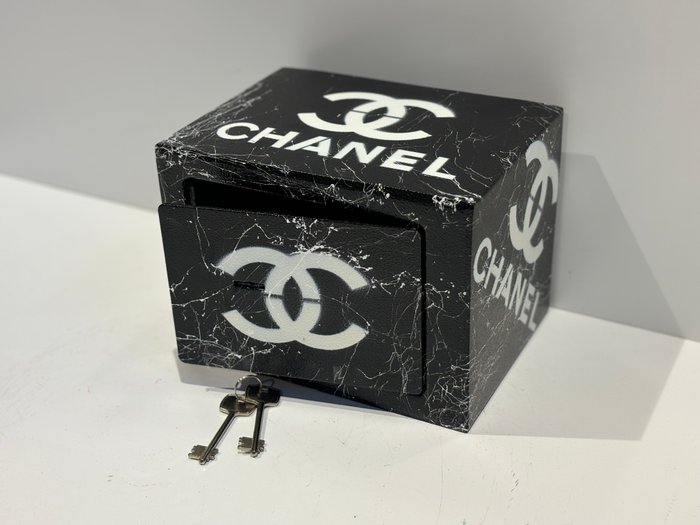 Rob VanMore - Chanel Vault