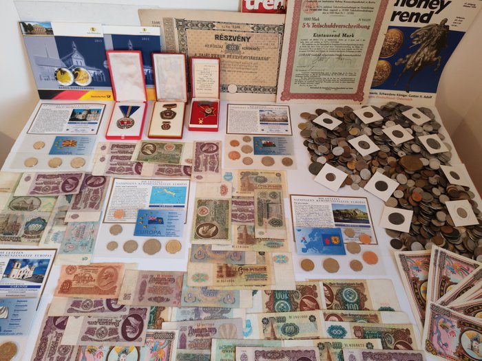 Verden. Extensive Collection of Coins/Banknotes/Sets/Stocks/Memoriable/Millitary/Etc. More than 2500 pieces  (Ingen mindstepris)