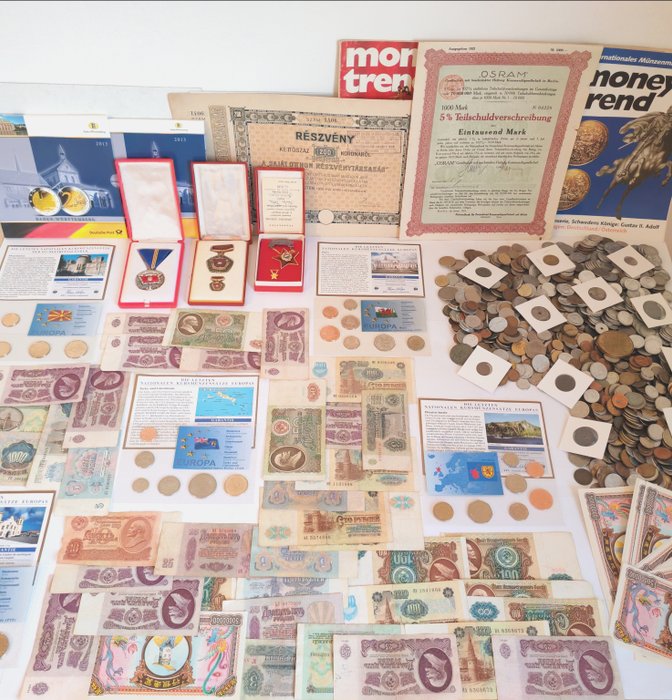 Verden. Extensive Collection of Coins/Banknotes/Sets/Stocks/Memoriable/Millitary/Etc. More than 2500 pieces  (Ingen mindstepris)