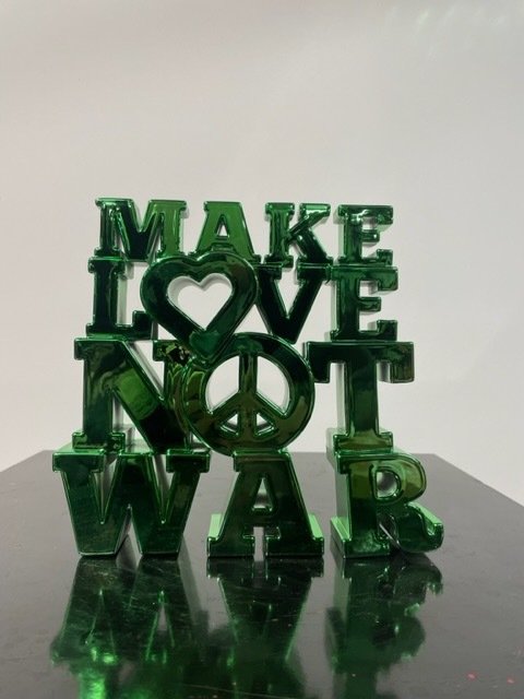 Van Apple - Make Love Not War