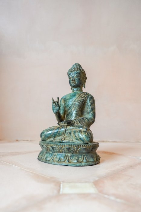 Bronze sculpture of Buddha Vitarka Mudra - Patinated - Skulptur - Thailand  (Ingen mindstepris)