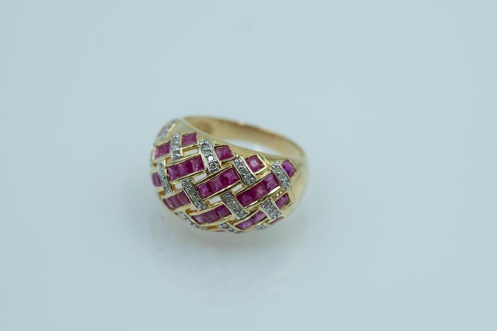 Ring - 18 kraat Gulguld Rubin - Diamant