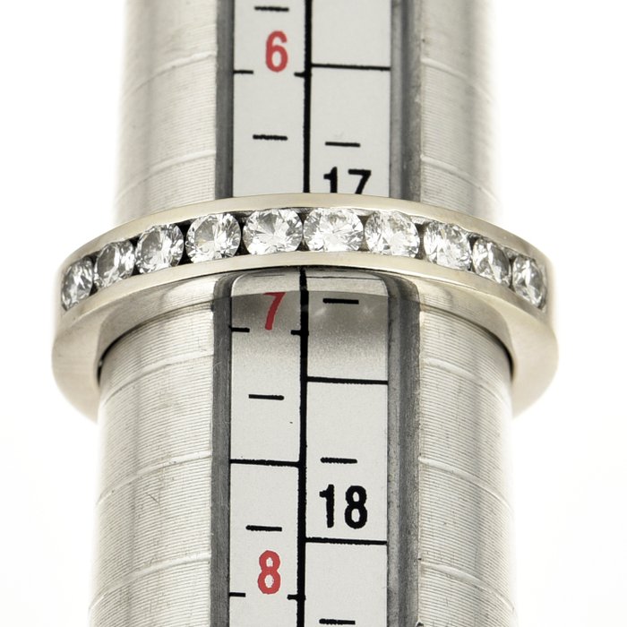 Ring - 18 kraat Hvidguld Diamant (Natur)