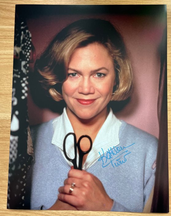 Serial Mom - Signed by Kathleen Turner