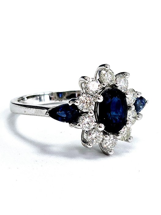 Ring - 14 karat Hvidguld -  2.35ct. tw. Safir - Diamant