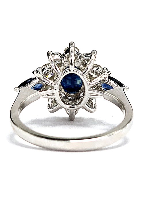 Ring - 14 karat Hvidguld -  2.35ct. tw. Safir - Diamant