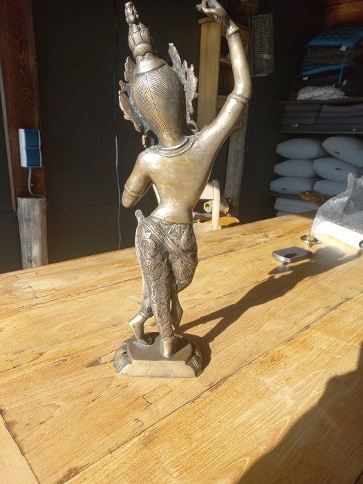 Skulptur - Bronze - Large Yakshi statue - Nepal - Anden halvdel af det 20. århundrede