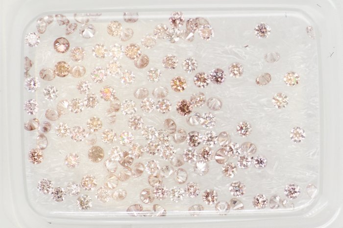 Ingen mindstepris - 137 pcs Diamant  (Natur)  - 1.09 ct - Rund - I1, I2, I3, SI1, SI2, VS1, VS2 - Gem Report Antwerp (GRA) - INGEN RESERVEPRIS