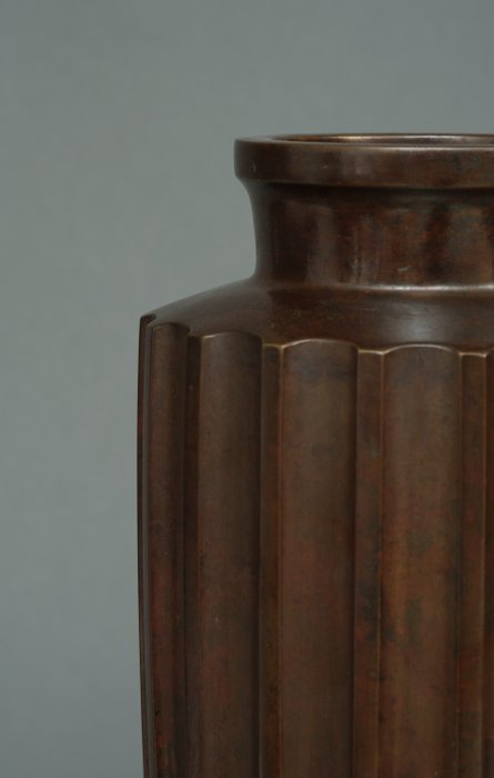 Baluster vase i bronze - Patineret bronze - Nakajima Yasumi II 中島保美 (1905-1986) - Japan - Midt-Shôwa-perioden (midten af det 20. århundrede)