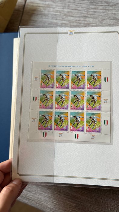 Den Italienske Republik 2000/2005 - Bellissima collezione di Folders del periodo, montati su bustine trasparenti dedicate e raccolti in