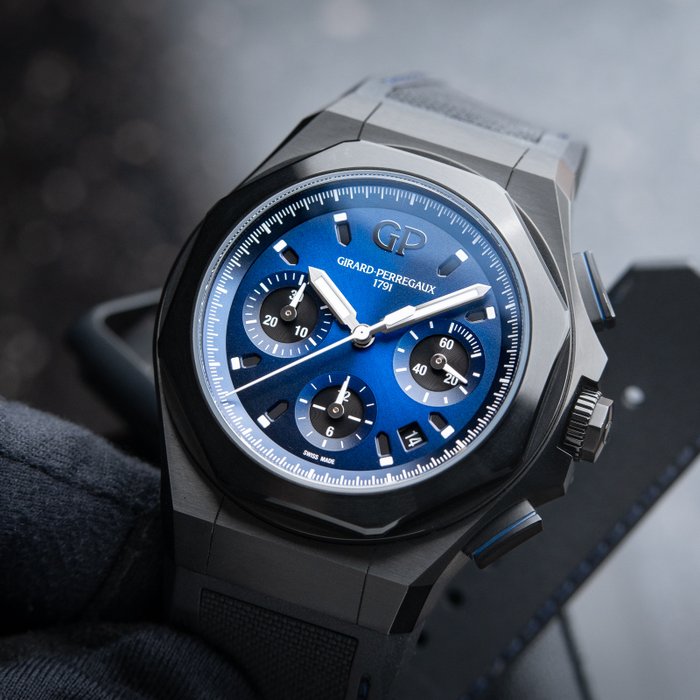 Girard-Perregaux - Laureato Absolute Chronograph Titanium PVD Blue Black - Ref81010 - Mænd - 2011-nu