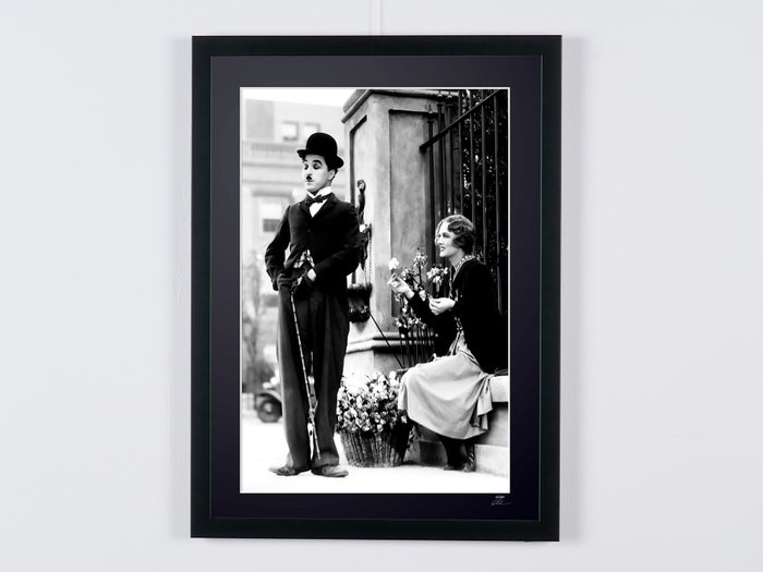 City Lights (1931) - Charlie Chaplin (Charlot) Virginia Cherrill - Fine Art Photography - Luxury Wooden Framed 70X50 cm - Limited Edition Nr 03 of 30 - Serial ID 20548 - Original Certificate (COA), Hologram Logo Editor and QR Code - 100% New items.