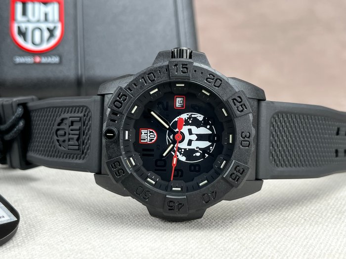 Luminox - Ingen mindstepris - XS3501SPARTAN - Date - Mænd - 2011-nu