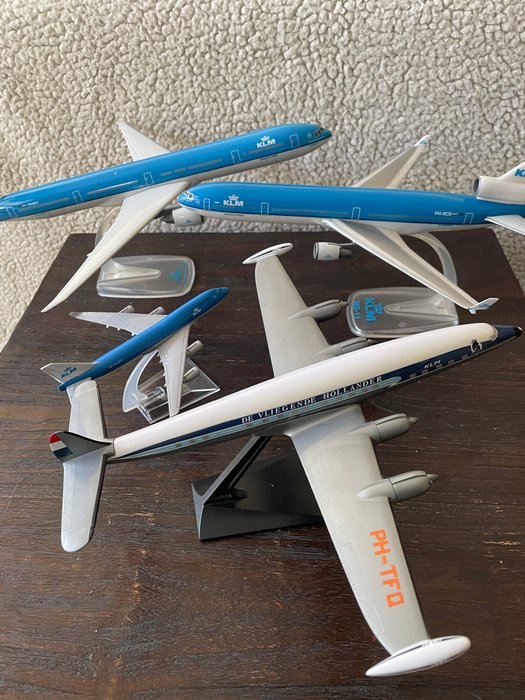 Modelfly - Fire KLM-fly - Boeing 747, McDonell Douglas 11, Lockheed Constellation, Boeing 777-300