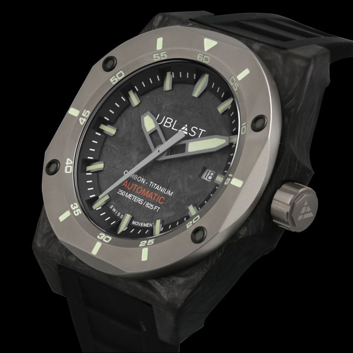 Ublast - Fusion - All Forget Carbon  Titanium - UBFSN47CA - Ingen mindstepris - Automatic Swiss MOVT - Mænd - Ny