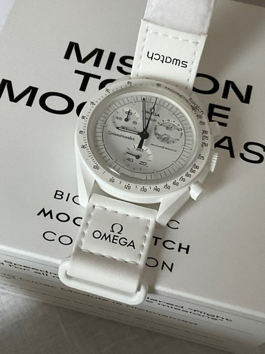 Swatch x Omega - MoonSwatch Mission to the MoonPhase - Ingen mindstepris - Unisex - 2024