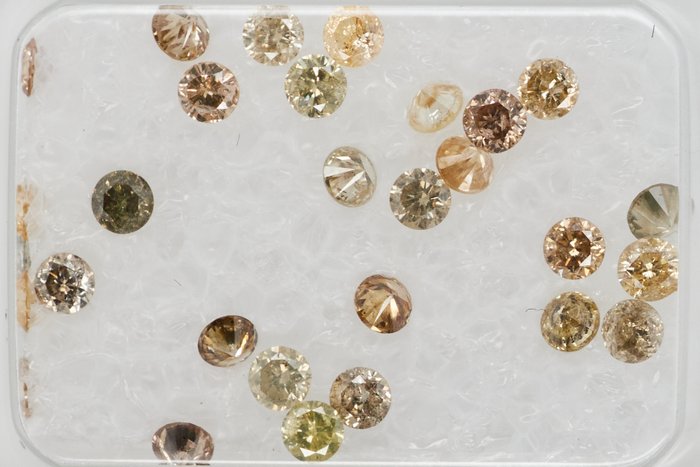 Ingen mindstepris - 29 pcs Diamant  (Naturfarvet)  - 115 ct - Rund Blandede farver - I3 SI1 - Gem Report Antwerp (GRA)