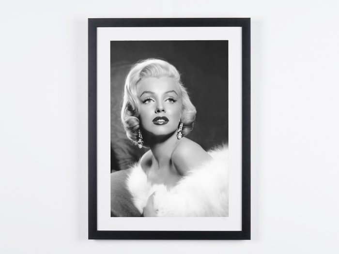 Marilyn Monroe - Iconic Collection - Fine Art Photography - Luxury Wooden Framed 70X50 cm - Limited Edition Nr 03 of 30 - Serial ID 30237 - Original Certificate (COA), Hologram Logo Editor and QR Code - 100% New items.