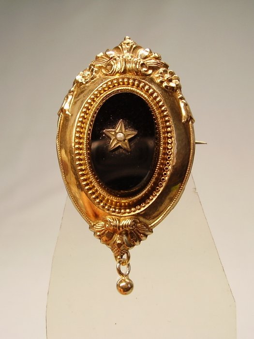 Ingen mindstepris - Broche - 14 karat Gulguld -  705ct tw Onyx - Perle - Victoriansk guldbroche 1880